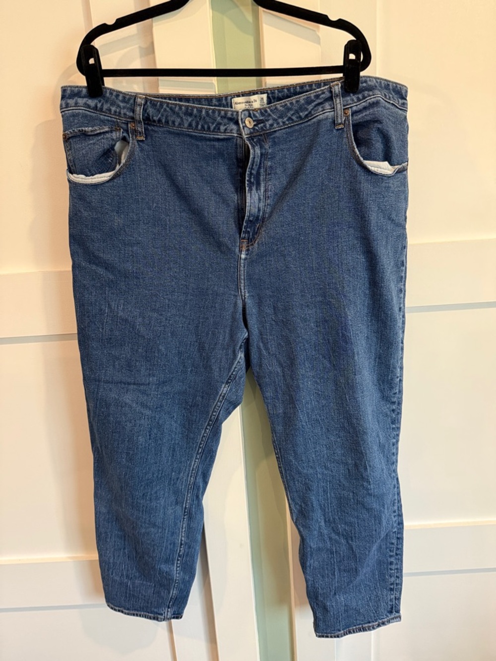 Abercrombie + Fitch Curve Love The Mom High Rise Jeans